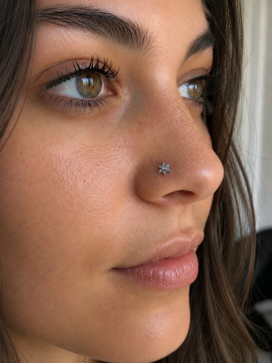 ✨ Premium Titanium Crystal Flower Nose Stud ✨