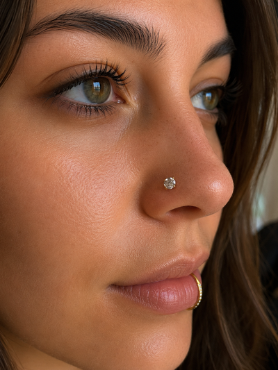 ✨ Premium Titanium Crystal Nose Stud – Classic Solitaire ✨ View 0